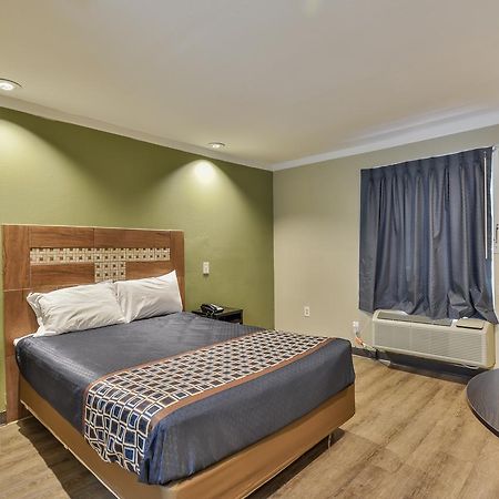 Budgetel Inn And Suites Raleigh Exteriör bild
