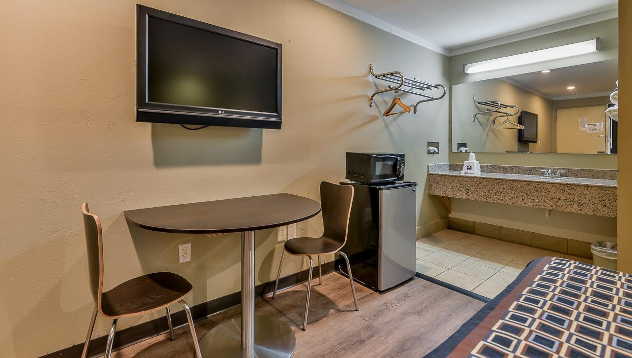 Budgetel Inn And Suites Raleigh Exteriör bild