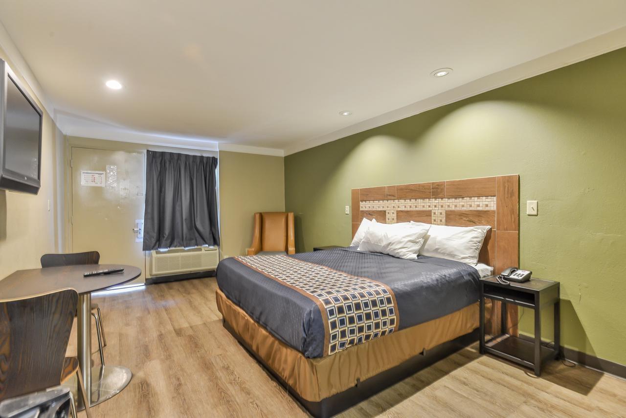 Budgetel Inn And Suites Raleigh Exteriör bild